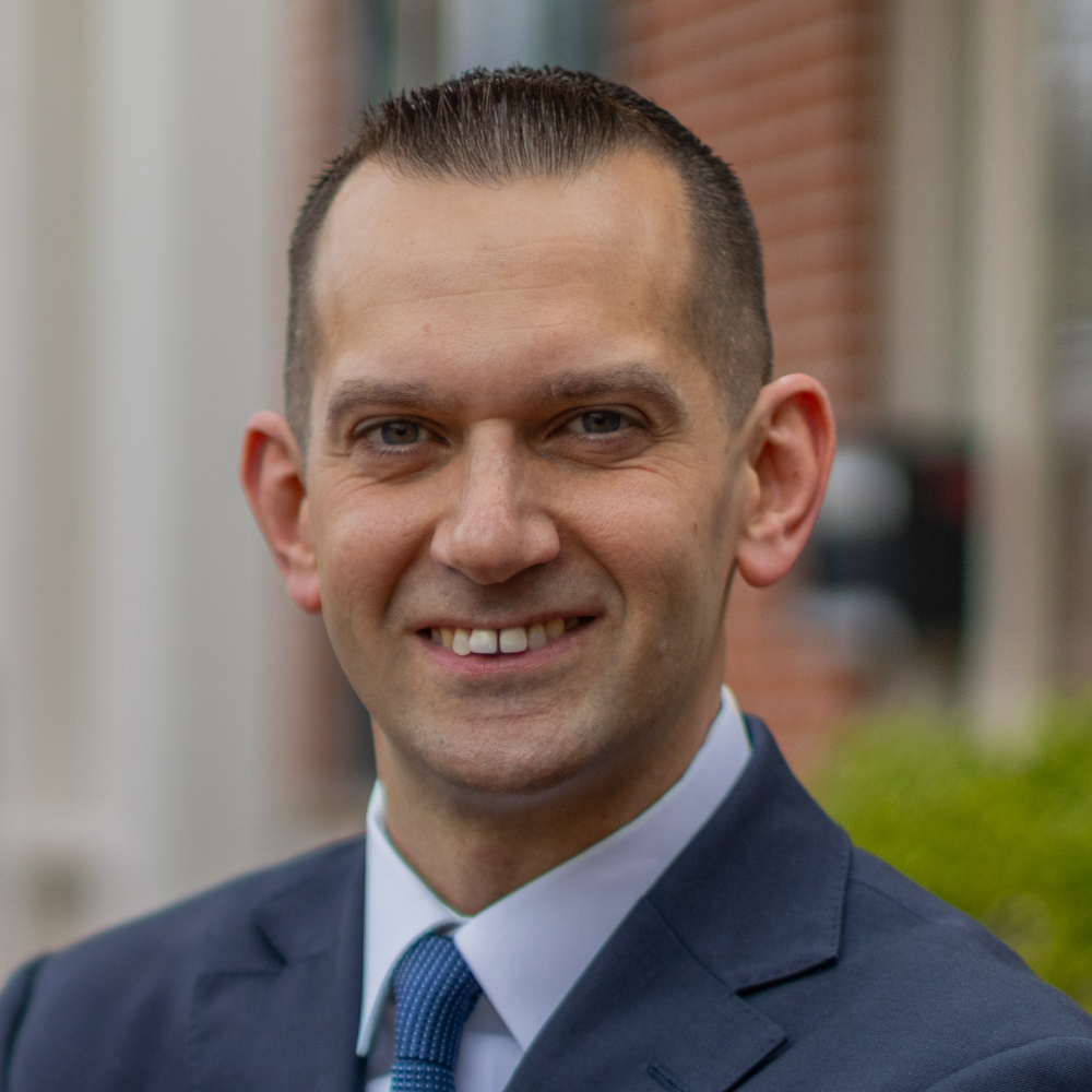 Angelozzi Headshot sqcrop